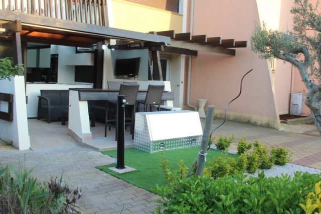 Terrasse barbecue location cap agde
